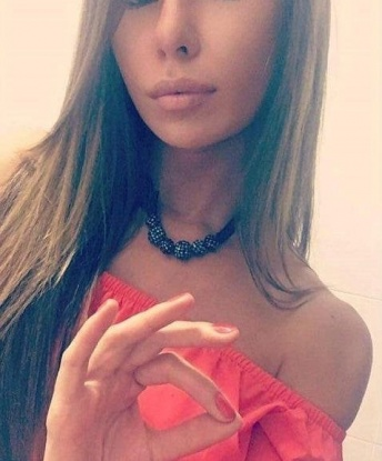 Я креативная и опытная, всегда открыта к новым впечатлениям. Если ты ищешь нежность и страсть, то ты попал по адресу.
Я живу в Москве🌃, где знаю все самые романтичные места для наших встреч.
У меня широкий спектр услуг, и я готова удовлетворить все твои желания.
Мои отзывы 🌟 говорят сами за себя, мои клиенты всегда остаются довольны.
Если ты ищешь качественное и незабываемое время, не стесняйся связаться со мной.
У меня есть фото 📷, которые позволят тебе убедиться в моей красоте и сексуальности. Встретимся в Москве? 😉🌹 5862, 28 лет